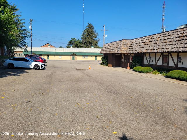 611 W State Street, St. Johns, MI 48879