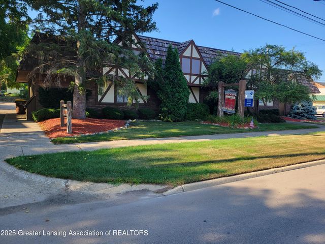 611 W State Street, St. Johns, MI 48879