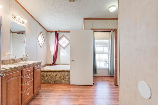 1328 N Avenue, Tahoka, TX 79373