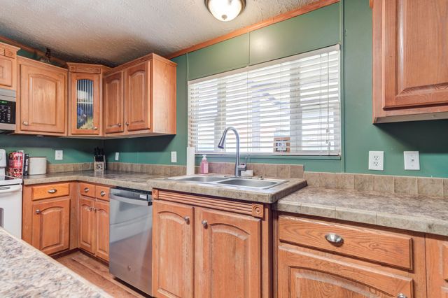 1328 N Avenue, Tahoka, TX 79373