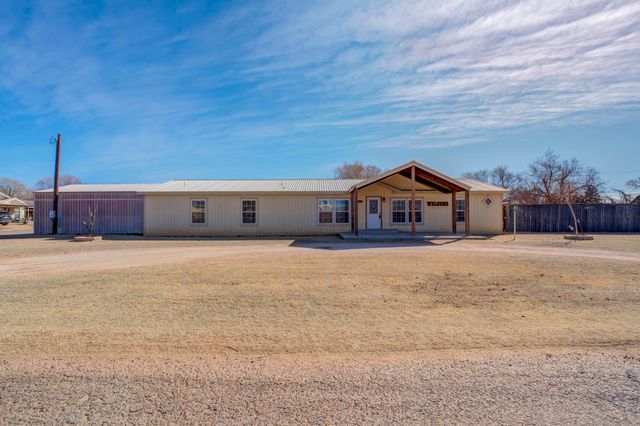 1328 N Avenue, Tahoka, TX 79373