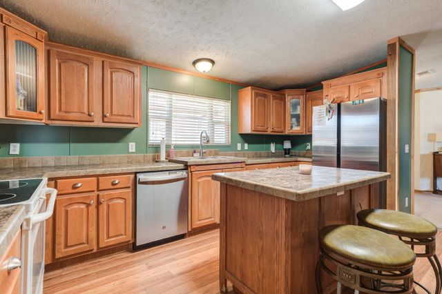 1328 N Avenue, Tahoka, TX 79373