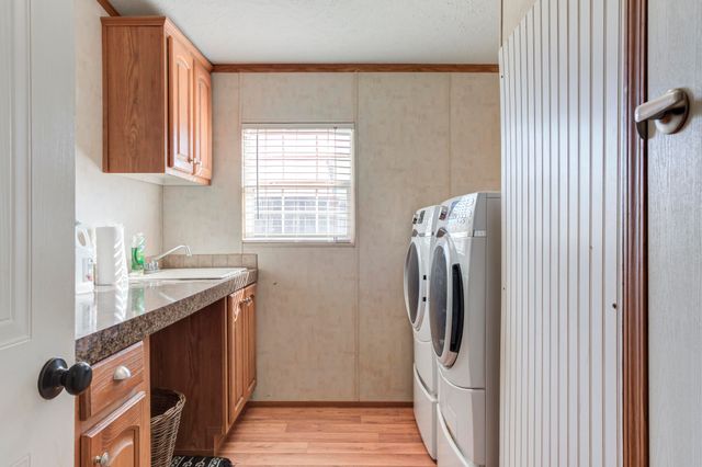 1328 N Avenue, Tahoka, TX 79373