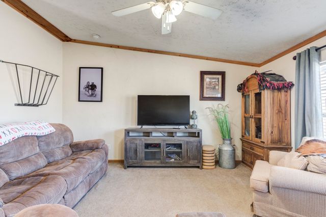 1328 N Avenue, Tahoka, TX 79373