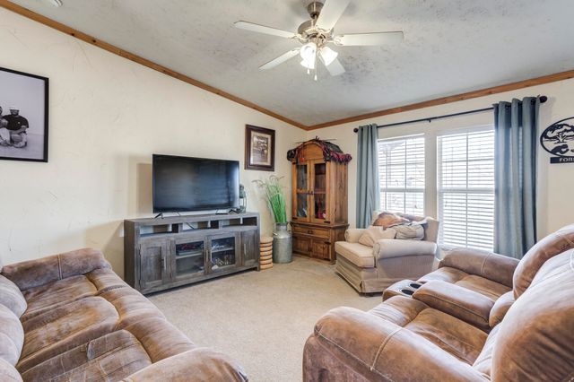 1328 N Avenue, Tahoka, TX 79373