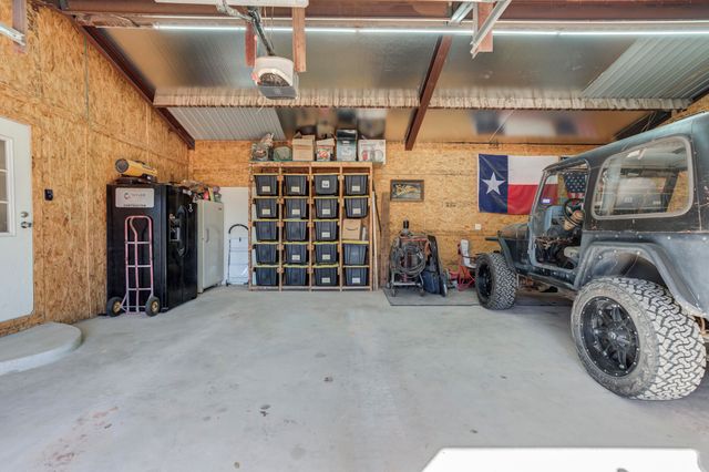 1328 N Avenue, Tahoka, TX 79373