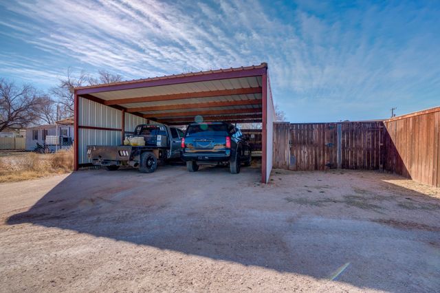 1328 N Avenue, Tahoka, TX 79373