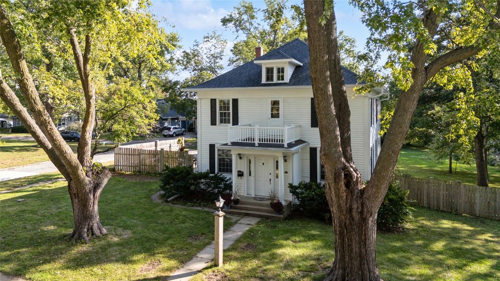 301 Union Street, Pella, IA 50219