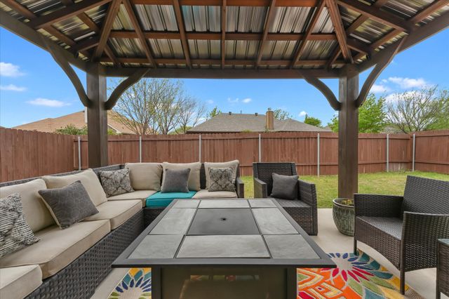 909 First Street, Sanger, TX 76266