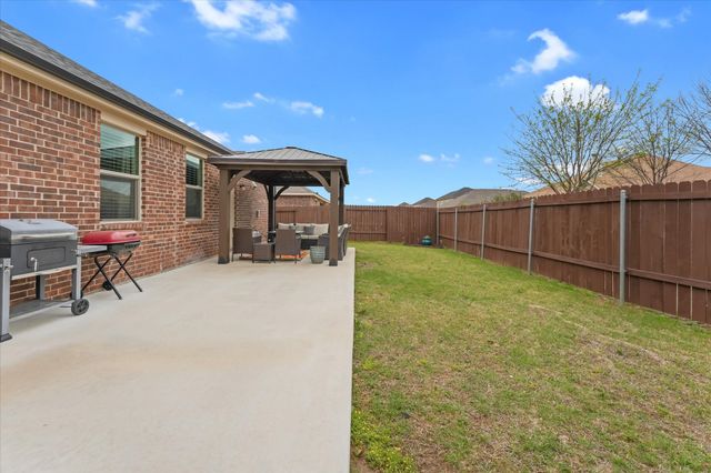 909 First Street, Sanger, TX 76266