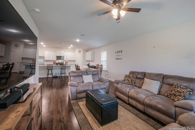 4835 SWING ARC WAY, San Antonio, TX 78261