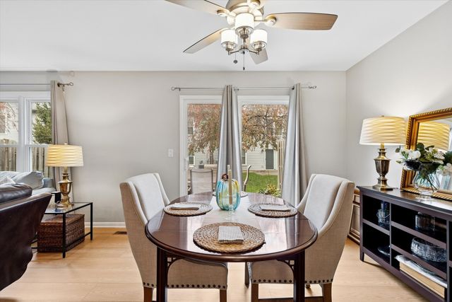 1487 Hazelwood Court 1487, Gurnee, IL 60031