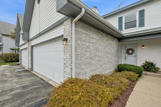 1487 Hazelwood Court 1487, Gurnee, IL 60031