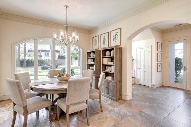 725 Blalock Road, Hedwig Village, TX 77024