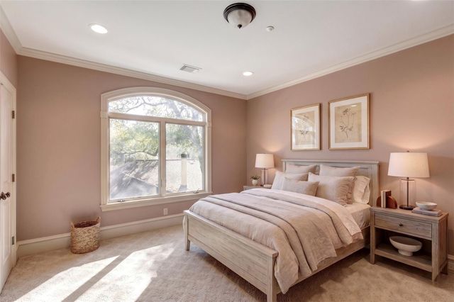 725 Blalock Road, Hedwig Village, TX 77024