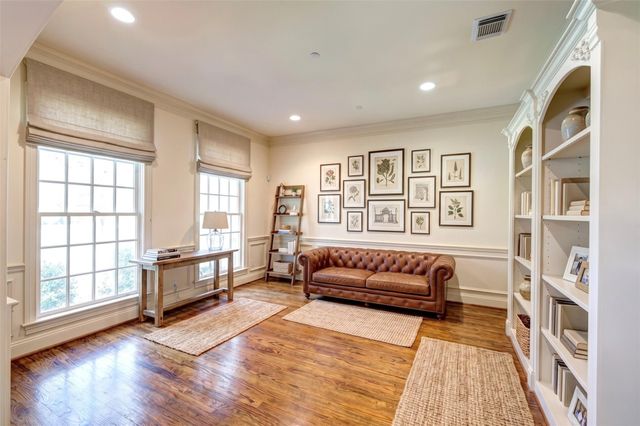 725 Blalock Road, Hedwig Village, TX 77024