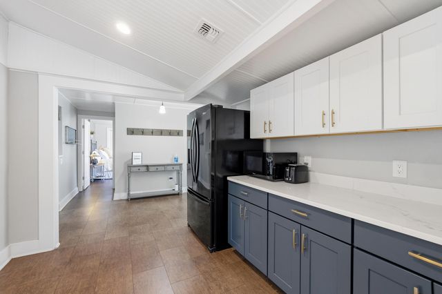 1812 Silver Avenue SE, Albuquerque, NM 87106