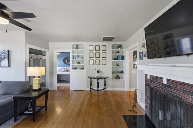 1812 Silver Avenue SE, Albuquerque, NM 87106