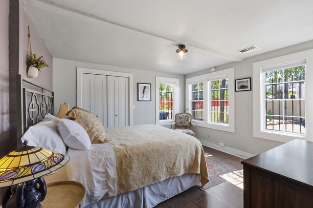 1812 Silver Avenue SE, Albuquerque, NM 87106
