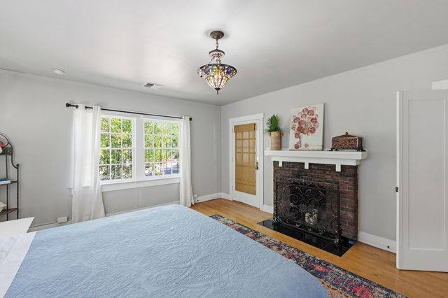 1812 Silver Avenue SE, Albuquerque, NM 87106