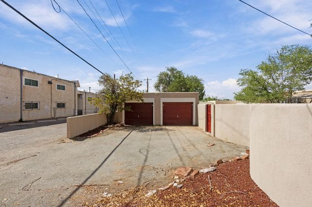 1812 Silver Avenue SE, Albuquerque, NM 87106