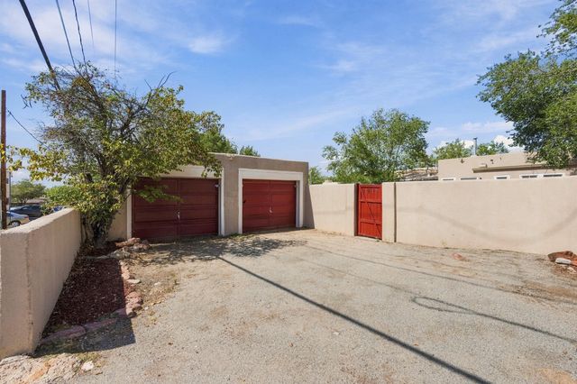 1812 Silver Avenue SE, Albuquerque, NM 87106