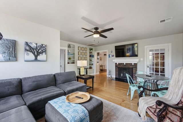 1812 Silver Avenue SE, Albuquerque, NM 87106