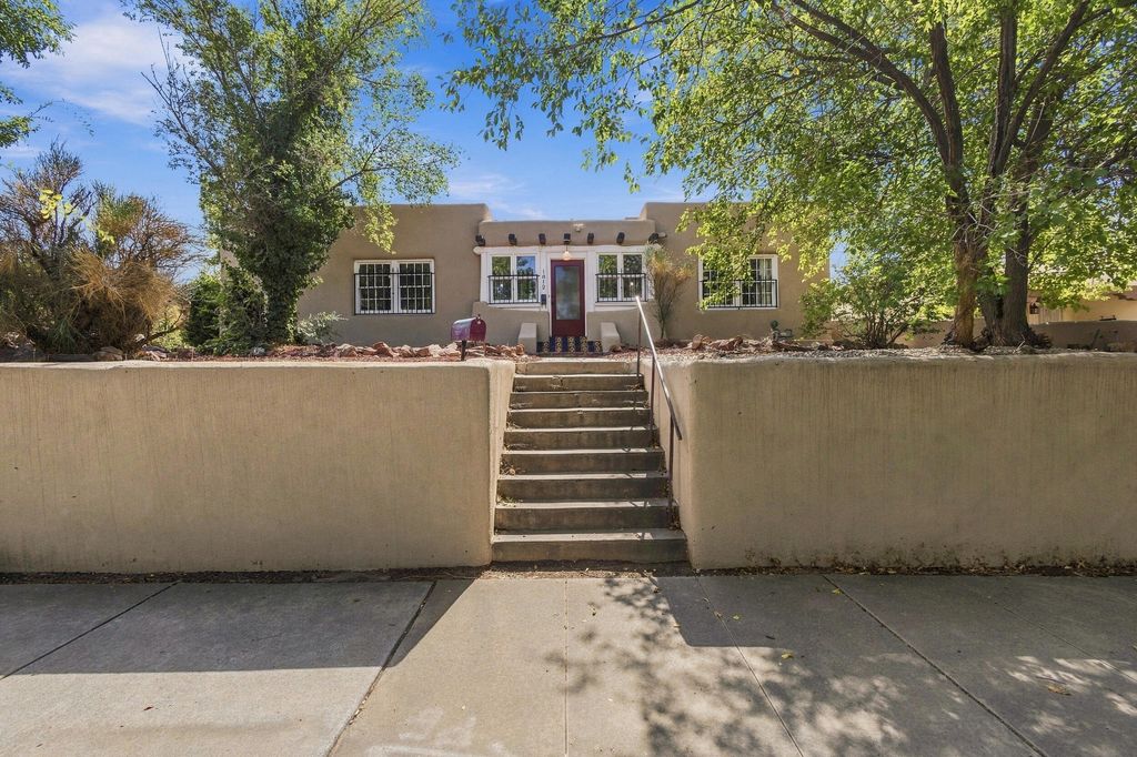 1812 Silver Avenue SE, Albuquerque, NM 87106