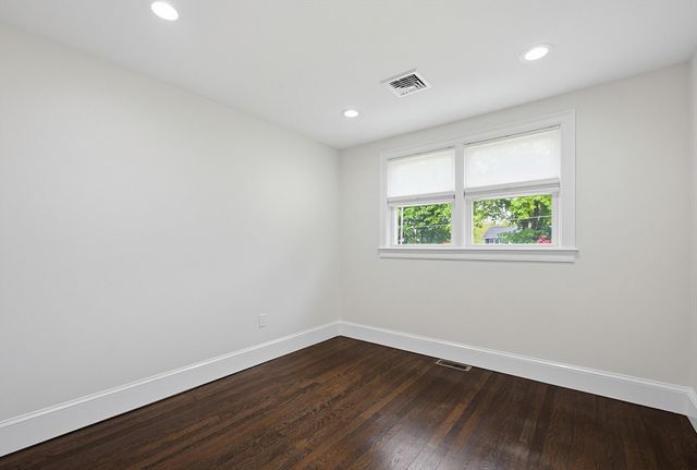 20 Mulhall Dr, Ashland, MA 01721