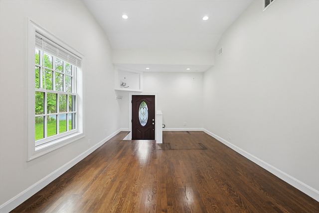 20 Mulhall Dr, Ashland, MA 01721