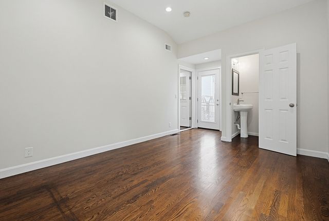 20 Mulhall Dr, Ashland, MA 01721