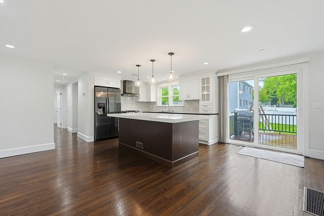 20 Mulhall Dr, Ashland, MA 01721