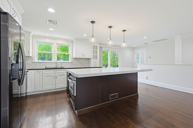 20 Mulhall Dr, Ashland, MA 01721