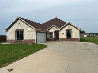 151 Crump Circle, Red Oak, TX 75154