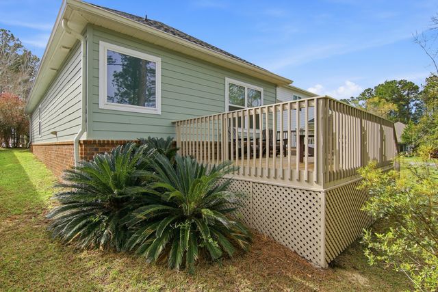 169 N Marsh Landing, Freeport, FL 32439