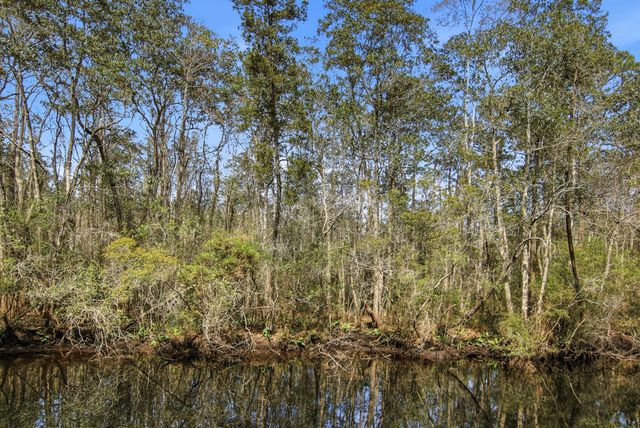 169 N Marsh Landing, Freeport, FL 32439