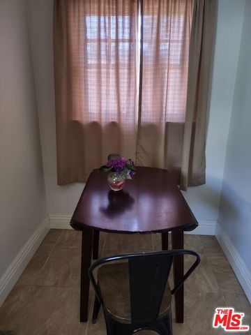 2142 S Victoria Avenue, Los Angeles, CA 90016