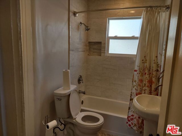 2142 S Victoria Avenue, Los Angeles, CA 90016