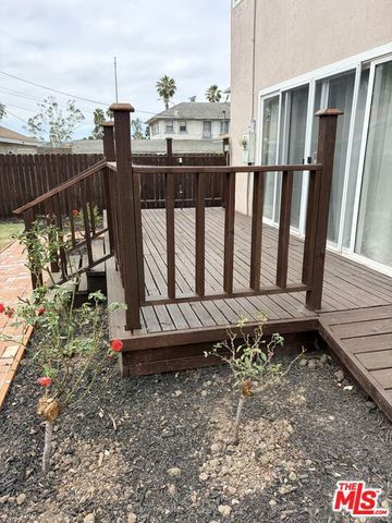 2142 S Victoria Avenue, Los Angeles, CA 90016