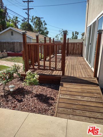 2142 S Victoria Avenue, Los Angeles, CA 90016