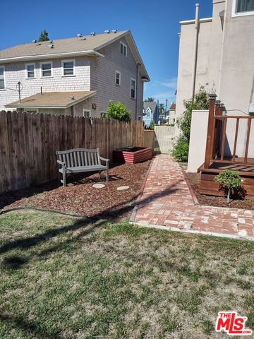 2142 S Victoria Avenue, Los Angeles, CA 90016