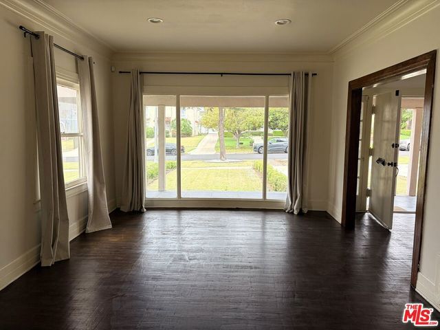 2142 S Victoria Avenue, Los Angeles, CA 90016