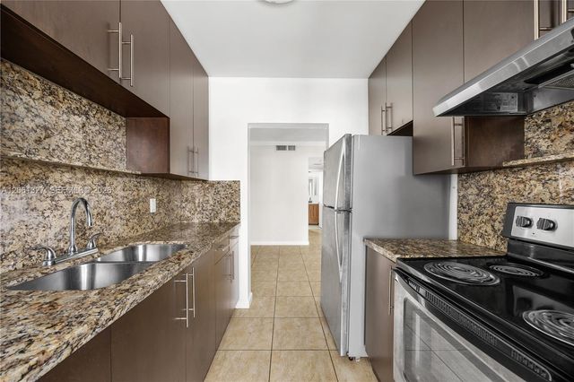 5420 Hollywood Boulevard 202, Hollywood, FL 33021