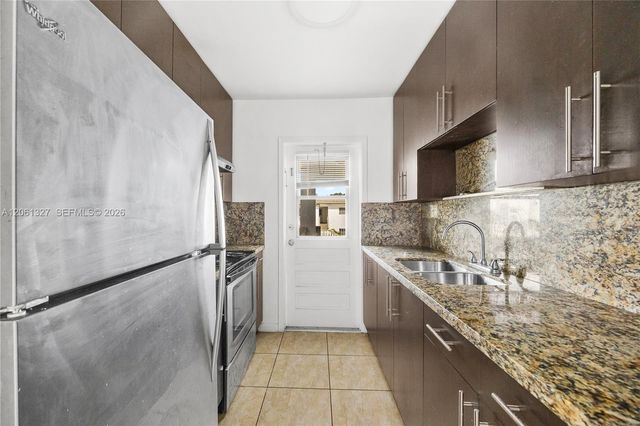 5420 Hollywood Boulevard 202, Hollywood, FL 33021