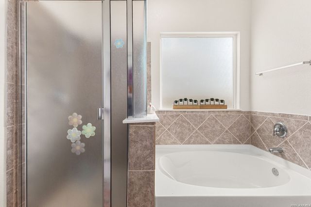 4024 SUNFIELD DR, Seguin, TX 78155