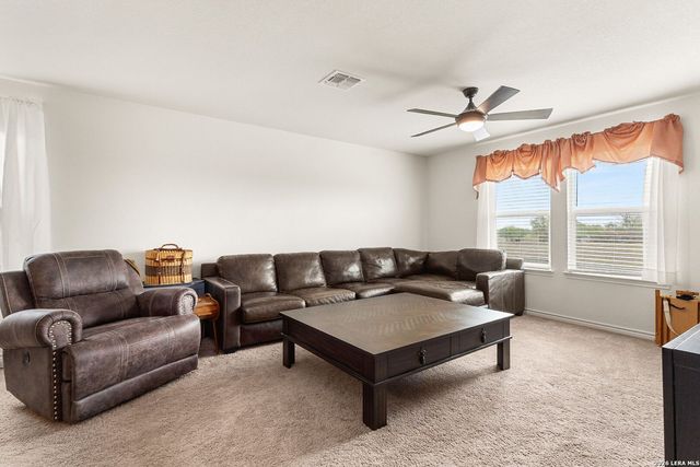 4024 SUNFIELD DR, Seguin, TX 78155