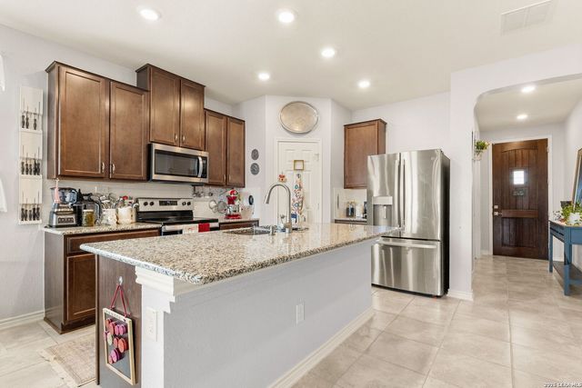 4024 SUNFIELD DR, Seguin, TX 78155