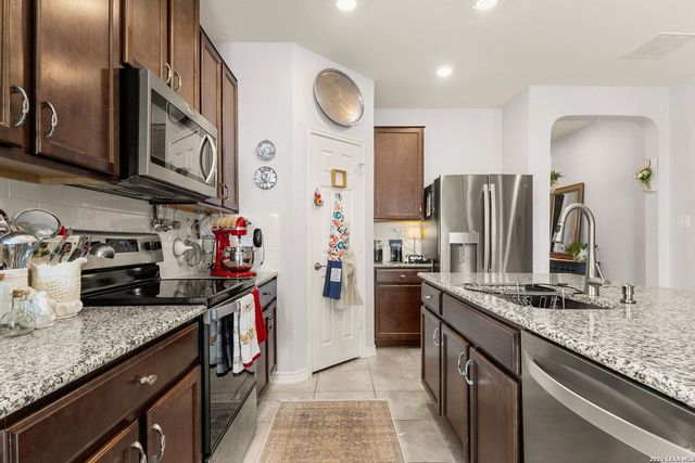 4024 SUNFIELD DR, Seguin, TX 78155