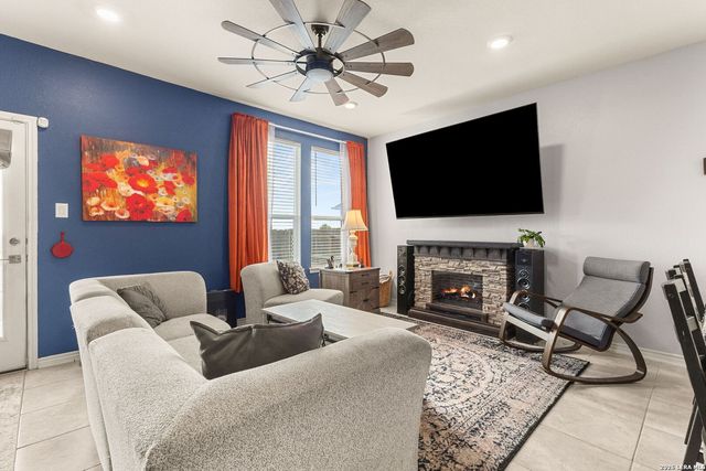 4024 SUNFIELD DR, Seguin, TX 78155