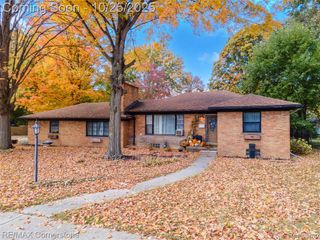 25256 Lyndon, Redford, MI 48239